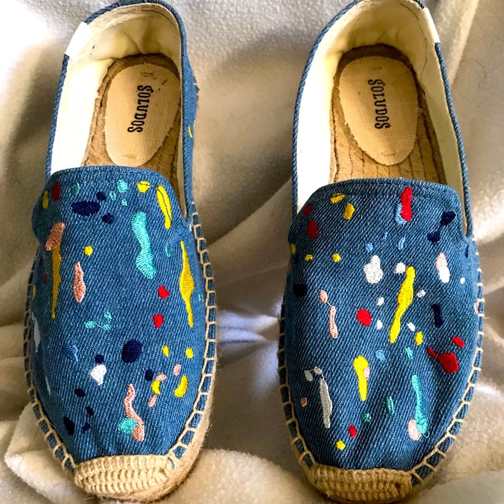 SALUDOS Canvas Slip-On Shoes Like New Size 7